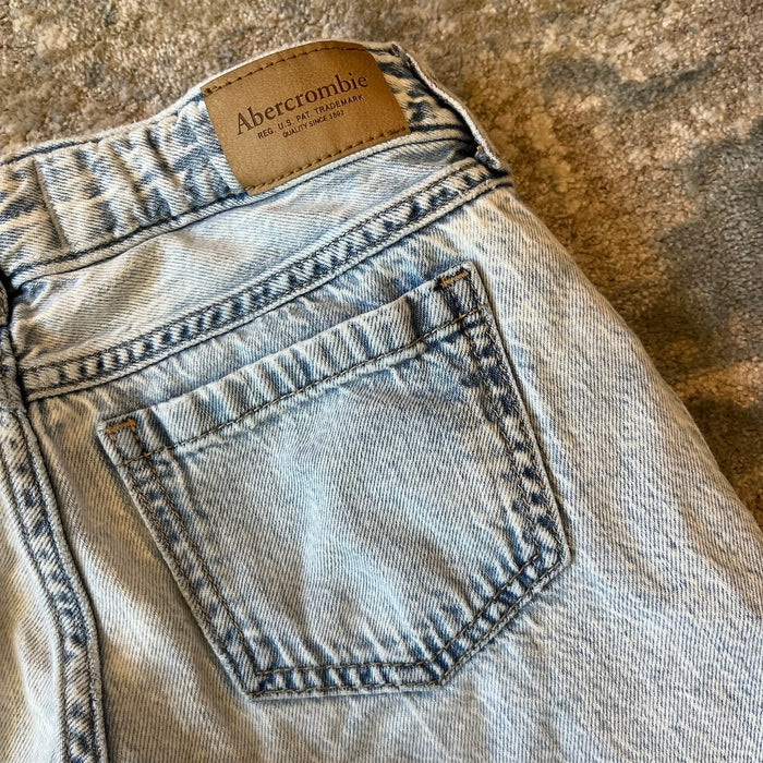Abercrombie Kids Low Rise Baggy Leg Jeans 9/10 Long