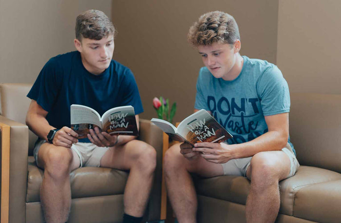 How to Be a Man: Learning From The Real Men Of The Bible [Student Edition]