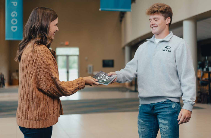 How to Be a Man: Pursuing Christ-centered Masculinity [Student Edition]