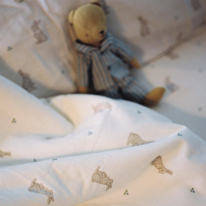 Oilo Bunny Cuddle Blanket