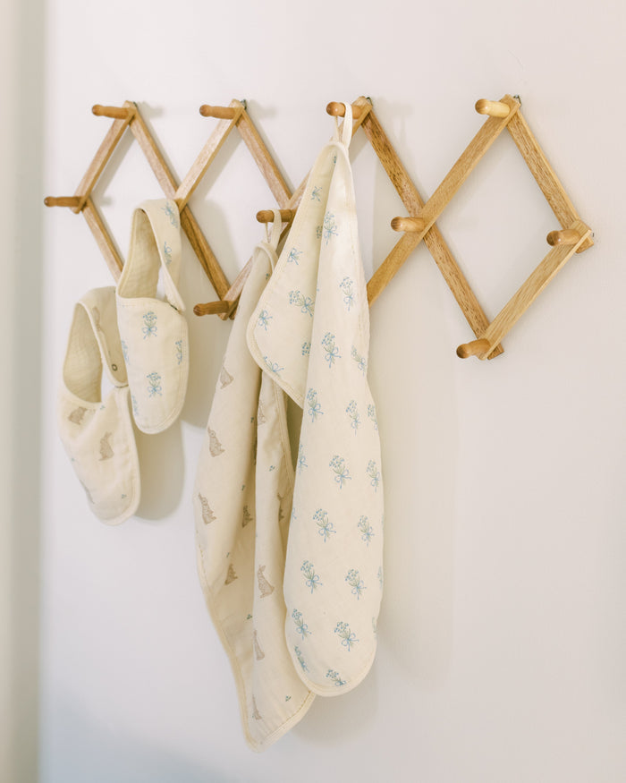 Oilo Bunny & Lily of the Valley Premium Muslin Bib 2-Pack