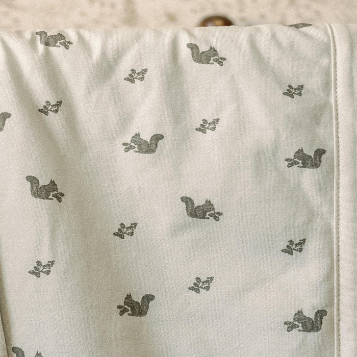 Oilo Squirrel Cuddle Blanket