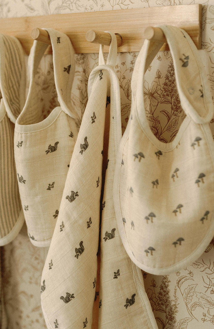 Oilo Squirrel & Mushroom Premium Muslin Bib 2-Pack
