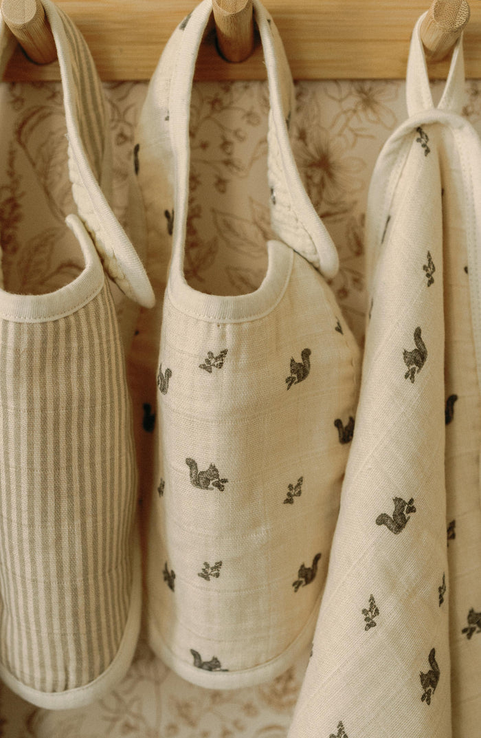 Oilo Squirrel & Mushroom Premium Muslin Bib 2-Pack