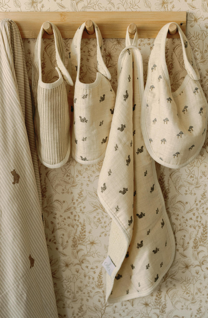 Oilo Squirrel & Mushroom Premium Muslin Bib 2-Pack