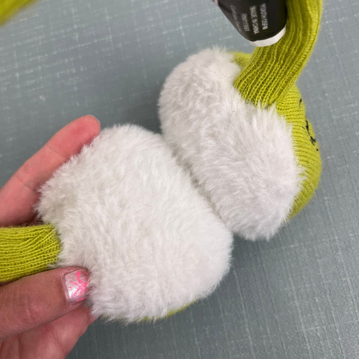 The Grinch Winter Earmuffs and Gloves Set