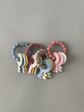 Three Hearts & Co. Key Rattle Teether