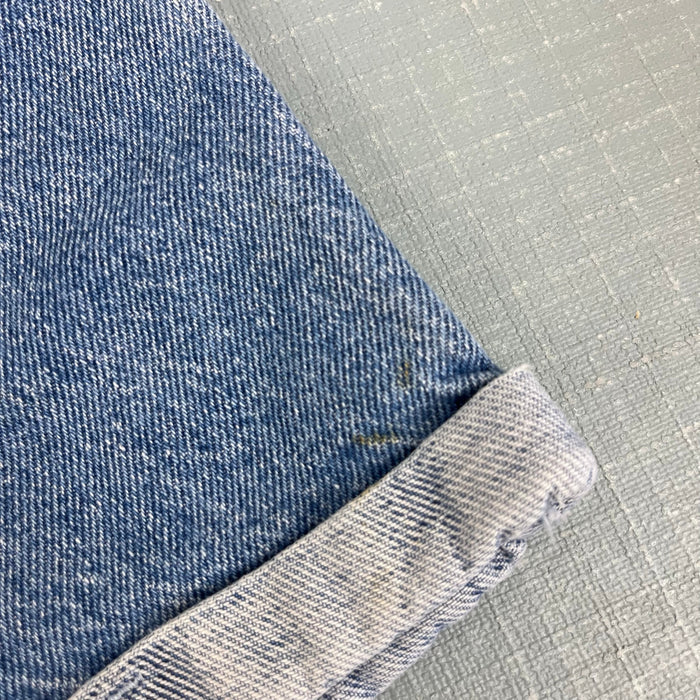 Vintage Levi's Cinched Waist Blue Jean Shorts 6
